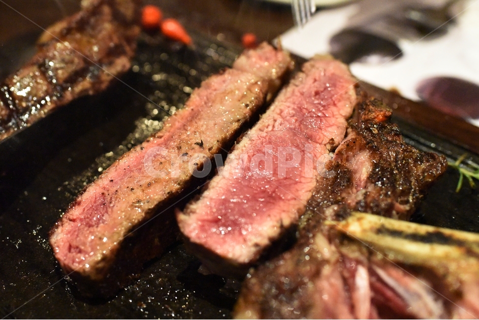 음식,스테이크,양식,특별한날,고기,음식,식재료,요리,food,cook,meal,dishes,food reserves,육류,고기,meat,양식,서양음식,서양요리,western food,western dishes,western meal,western cook