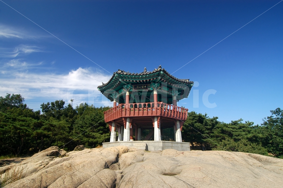 정자,건축,전통,전통건축,전통건축물,한국,바위,산,자연,풍경,숲,아차산,하늘,고건축,문화재,자연,풍경,nature,landscape,한국전통,한국문화,korean traditional,korean culture