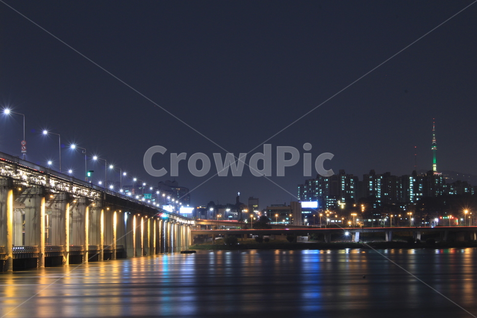 한강,남산타워,반포대교,휴식,야경,휴일,산책,야경,밤,풍경,nightscape,night,landscape,도시,city,한국도시풍경,한국도시경관,korea cityscape,랜드마크,landmark,tourist attraction,한국랜드마크,한국관광지,한국명소,korea landmark,korea tourist attraction,water,물,waterfront,워터 프론트,pier,교각,port,포트,dock,독