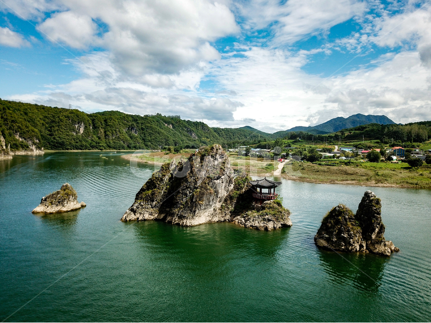 도담삼봉,단양도담삼봉,단양팔경,항공컷,드론샷,드론,모터보트,자연,풍경,nature,landscape,한국자연풍경,한국자연경관,korea nature landscape,water,물,ocean,대양,sea,바다,outdoors,옥외,shoreline,해안선,land,땅,promontory,곶