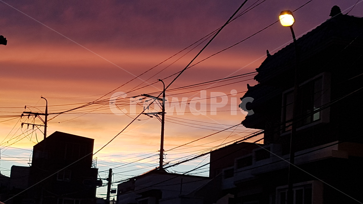 노을,저녁하늘,주택,전기줄,황혼,구름,골목,sunset,houses,trees,clouds,eveningsky,electricwires,light,야경,밤,풍경,nightscape,night,landscape,도시,city,실루엣,그림자,silhouette,shadow