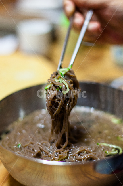 메밀국수,메밀,다이어트음식,시원한,전통적인,건강한,음식,식재료,요리,food,cook,meal,dishes,food reserves,면류,면요리,noodles,한식,한국음식,한국요리,korean food,korean dishes,korean meal,korean cook