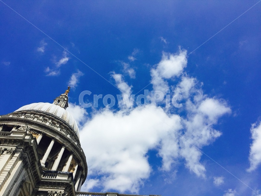 london,stpaulscathedral,세인트폴대성당,런던,unitedkingdom,architecture,세인트폴성당,landmark,랜드마크,church,europe,건축물,londonsky,summer,화창,blue,sky,풍경,해외건축물,고딕양식,고딕,중세,르네상스양식,돔,dome,해외,외국,세계,foreign,oversea,world,건축물,건물외관,exterior,building,structure,architecture,construction