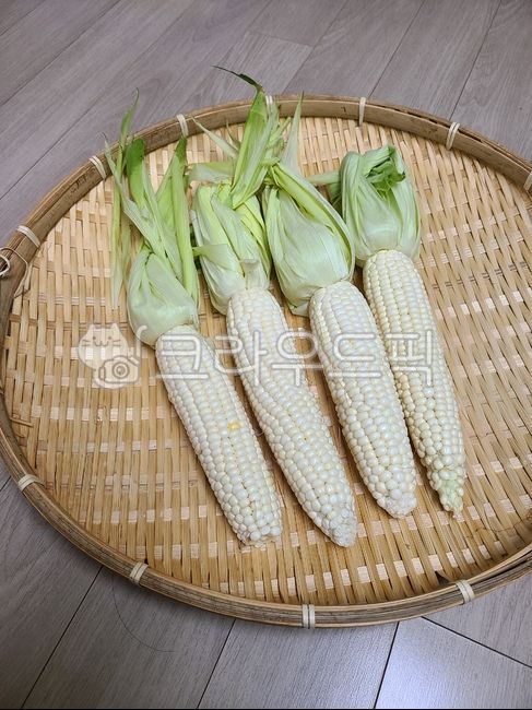 corn kernels,corner,waxy corn,organic corn,snack,Agricultural products