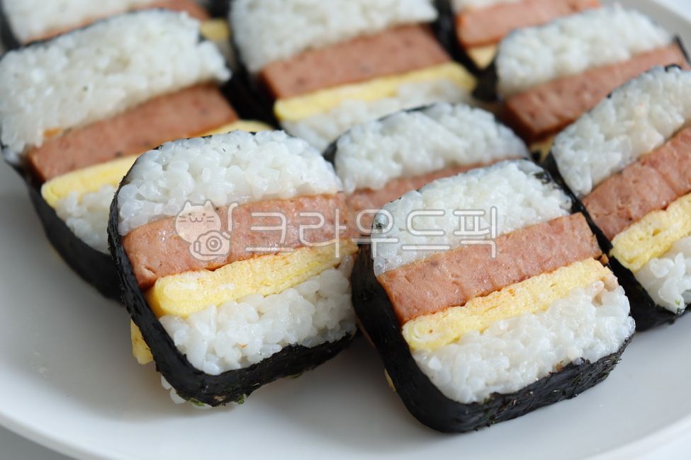 Musubi kimbap,musubi,kimbap,spammusubi kimbap,spammusubi,square kimbap,cooking,home cooking,koreafood,roll,food,foodreserves
