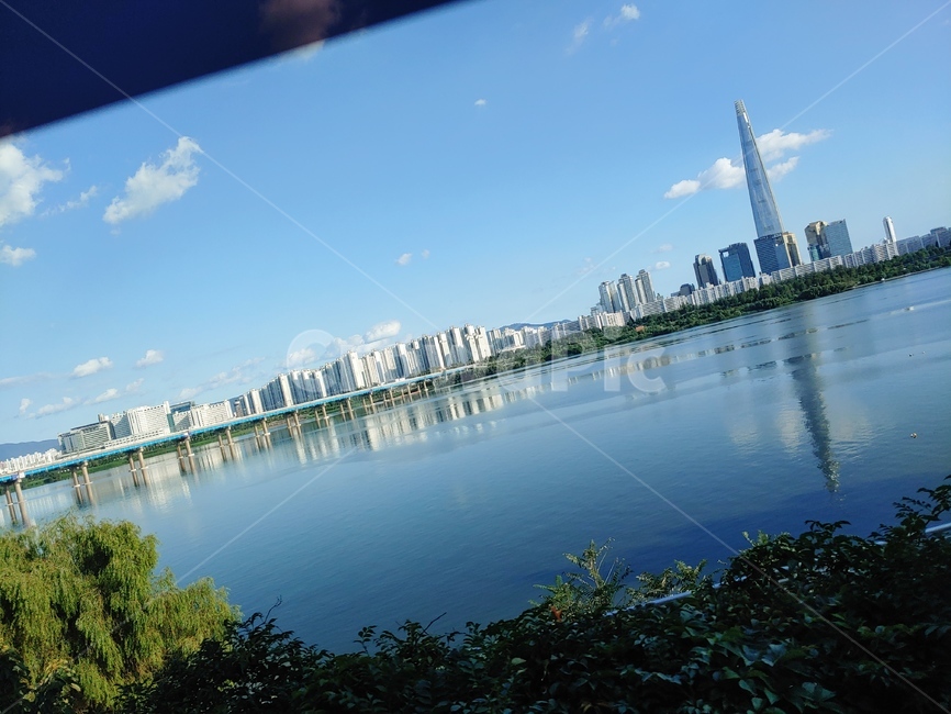한강,제2롯데월드타워,맑은하늘,서울,도시,한국도시풍경,한국도시경관,korea cityscape