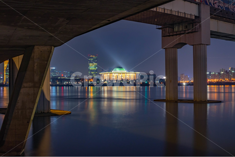 여의도,야경,도시,도시야경,한강,국회의사당,한강대교,city,landscape,nightcity,nightview,nightscape,yeouido,bridge,hangang,hanriver,hangangriver,nightsky,light,parliament,nationalassemblybuilding,서울,서울야경,seoul,야경,밤,풍경,nightscape,night,landscape,도시,city,한국도시풍경,한국도시경관,korea cityscape,water,물,waterfront,워터 프론트,port,포트,dock,독,pier,교각