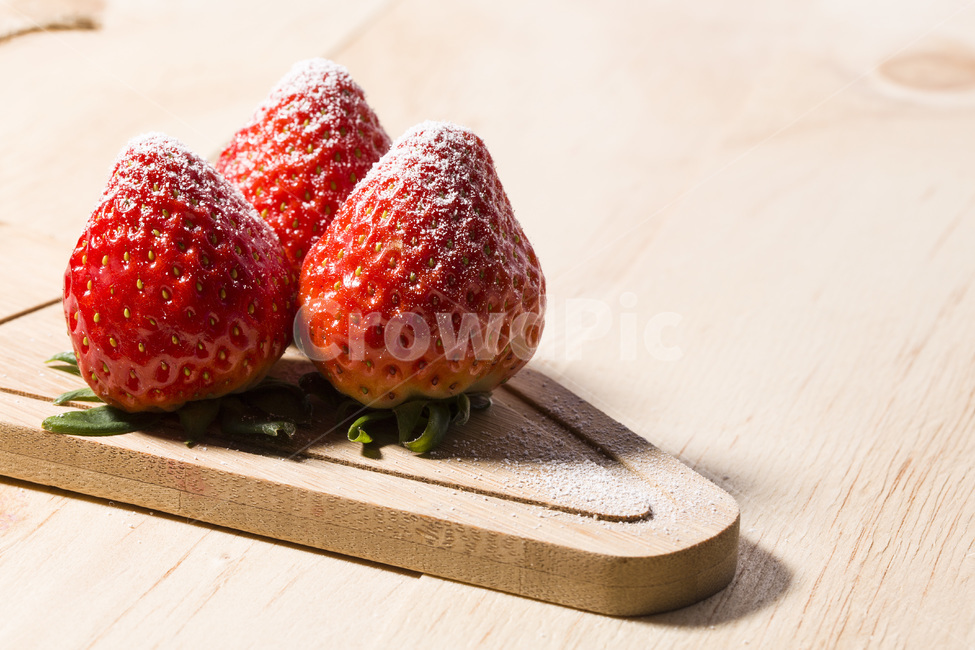 spring,fresh fruit,dessert,Fruit,fruit,strawberry,tree,Sugar powder,sugar,vitamin