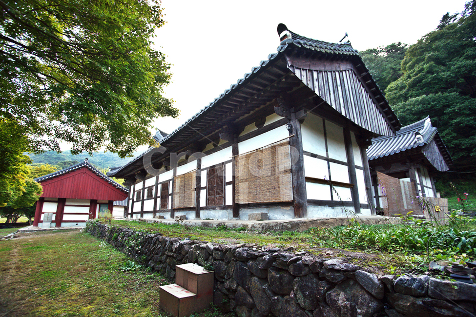 마곡사,전각,불교사찰,공주,태화산,고건축,한국전통,한국문화,korean traditional,korean culture,건축물,건물외관,exterior,building,structure,architecture,construction