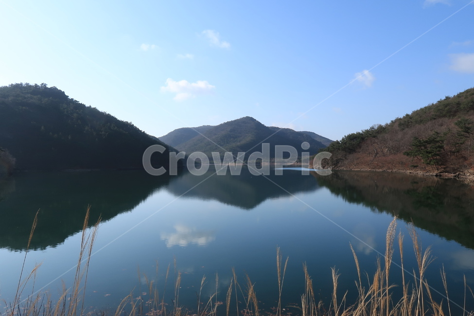 호수,산,물,반사,하늘,구름,자연,자연,풍경,nature,landscape,water,outdoors,옥외,grass,잔디,plant,식물