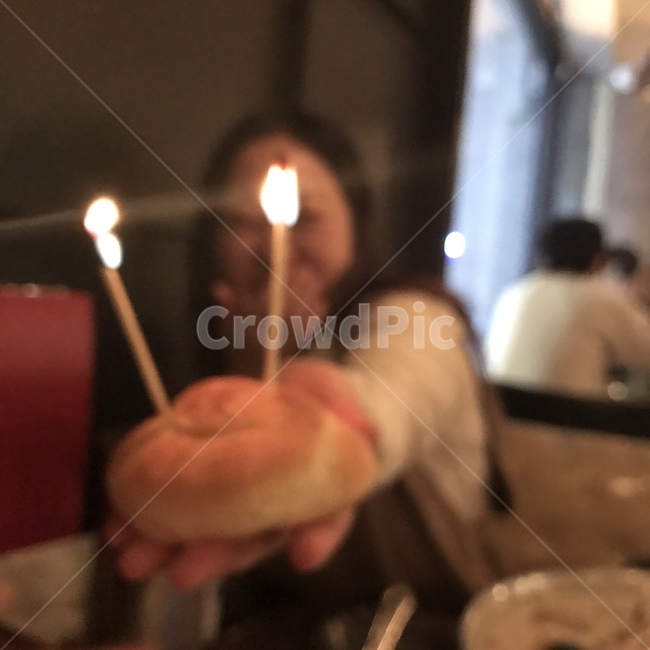 인물,빵,축하,선물,촛불,기쁨,행복,케이크,생일