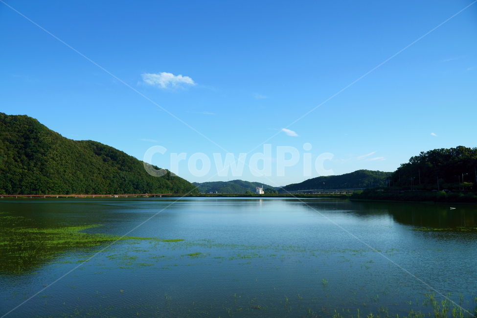 호수,lake,군포,반월호수,풍경,자연,저수지,하늘,맑은,물,화창,view,가을,청명,깨끗,nature,파란하늘,sky,배경,넓은,맑음,산책,wide,화창한
