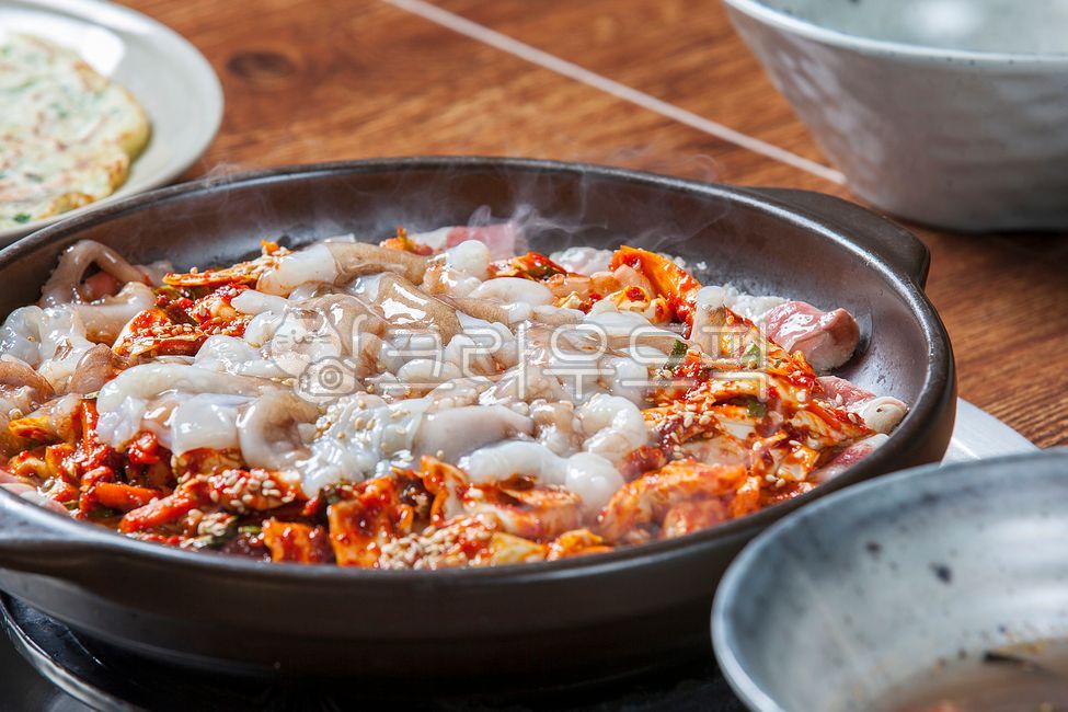 산낙지,낙지,국내산낙지,낙지볶음,산낙지볶음,낙지볶음밥,야채볶음,산낙지요리,낙지요리,술안주,안주,소주안주,양념,별미,식사,식당,음식,요리,한국음식,먹거리,먹방,웰빙음식,탕탕이,소고기,쇠고기,소고기산낙지볶음,소고기낙지볶음,쇠고기산낙지볶음,쇠고기낙지볶음,맛집,음식,식재료,요리,food,cook,meal,dishes,food reserves