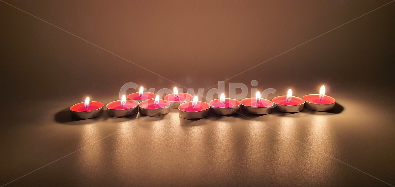 양초,초,불,불빛,어두움,불꽃,candle,flame,background,decoration,fire,christmas,dark,night,celebration,holiday,candlelight,light,yellow,glowing,bright,wax,xmas,religion,glow,church,burn,peace,burning,symbol,romance,black,design,festive,darkness,many