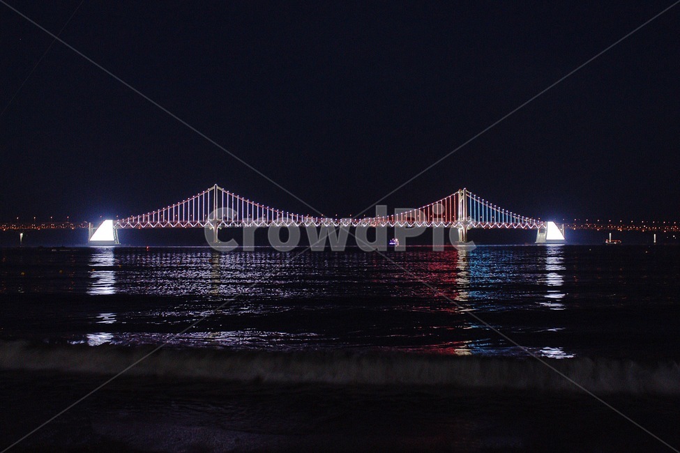부산,광안리,광안리바다,밤바다,야경,바다,해수욕장,광안리해수욕장,광안대교,busan,해변,바다,beach,sea,야경,밤,풍경,nightscape,night,landscape,랜드마크,landmark,tourist attraction,한국랜드마크,한국관광지,한국명소,korea landmark,korea tourist attraction,building,건물