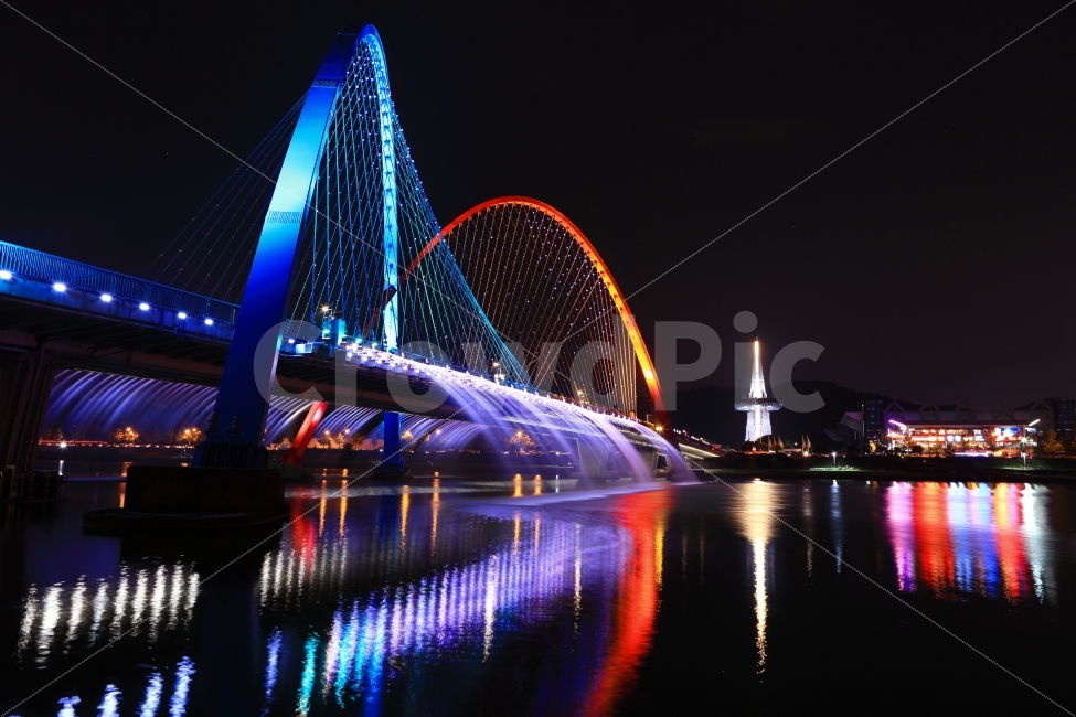 엑스포다리,대전엑스포,반영,다리,엑스포다리야경,Expo,대전,풍경,월평동,야경,야경사진,Nightview,캐논,cannon,낙수분수,견우직녀다리,야경,밤,풍경,nightscape,night,landscape,도시,city,한국도시풍경,한국도시경관,korea cityscape,랜드마크,landmark,tourist attraction,한국랜드마크,한국관광지,한국명소,korea landmark,korea tourist attraction,water,물