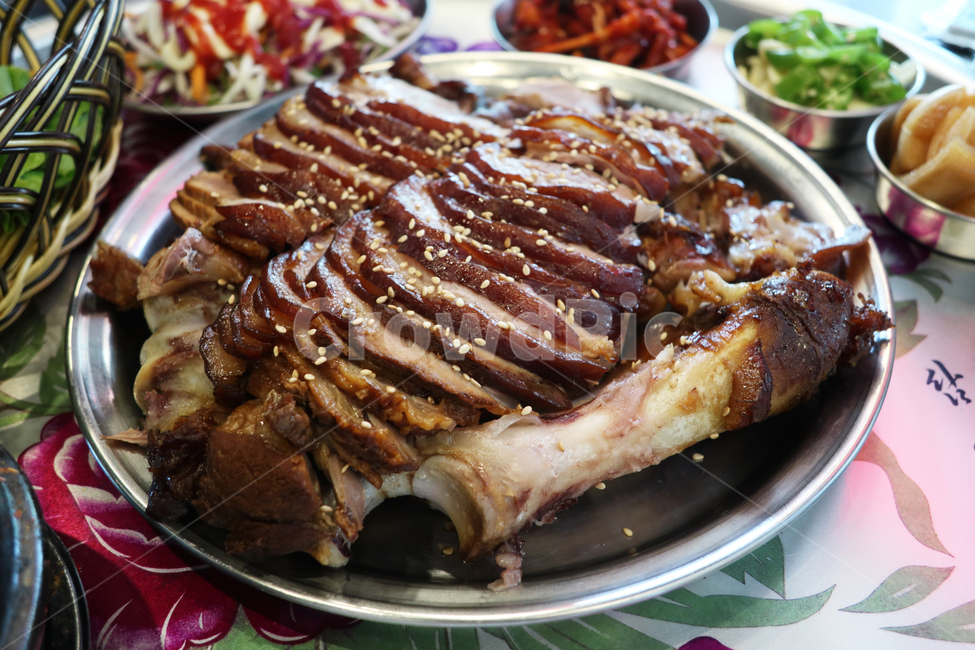 한국음식,족발,food,돼지고기,fork,음식,식재료,요리,food,cook,meal,dishes,food reserves