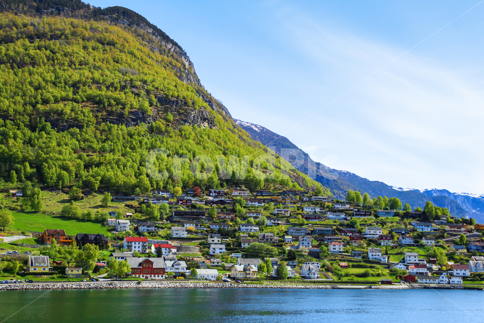 피오르드,노르웨이,아울란드스반겐,피요르드,작은마을,산기슭,호수,강,강변,호숫가,호수마을,풍경,경치,대자연,북유럽,유럽,빙하지형,녹색,봄,송네피오르드,아울랜드피오르드,아름다운,전원,전경,자연,아기자기한,소도시,시골,근교,스칸디나비아,도시,호반,산,산맥,절벽,가파른,산자락,산밑마을,동화마을,그림같은,파란,하늘,파란하늘,만년설,웅장한,시골,마을,풍경,landscape,country,rural,town,해외,외국,세계,foreign,oversea,world