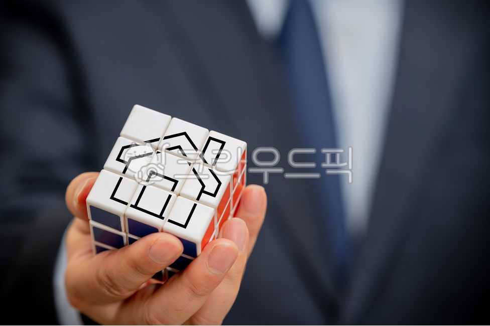 Brainstorming,loan,thought,idea,concept,house,operator,professional,holding,problem,solution,innovatory,catch,man,hand,innovation,close up,manager,business,assignment,real estate,problem solving,target,marketing,business man,management,Cube,puzzle,person,