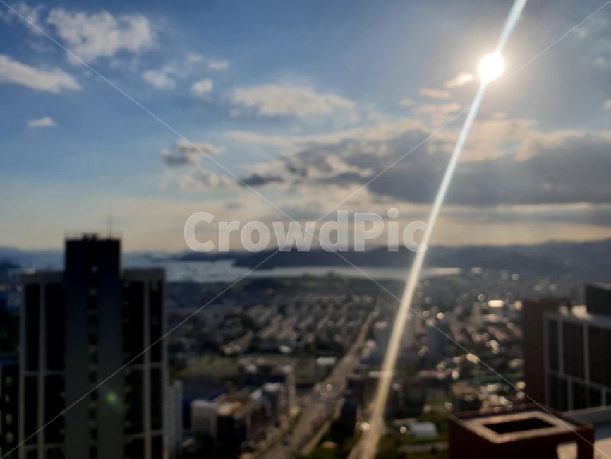 경치,하늘,구름,태양,햇빛,도시,풍경,city,landscape,nature,자연,scenery,outdoors,옥외,light,빛,flare,플레어,urban,어반,building,건물,metropolis,중심지,town,시티
