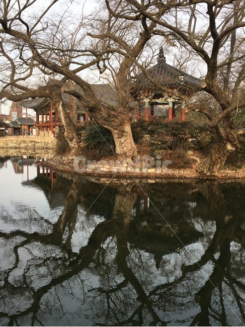 광한루,광한루원,방장정,연못,대칭,남원,gwanghallu,gwanghallupavilion,bangjangjeong,bangjangjeongpavilion,pond,symmetry,namwon,한국전통,한국문화,korean traditional,korean culture,랜드마크,landmark,tourist attraction,한국랜드마크,한국관광지,한국명소,korea landmark,korea tourist attraction