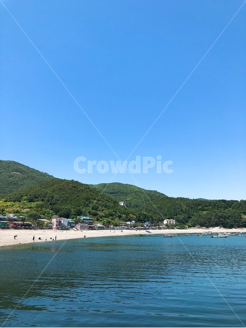 해안가,바다,자연,풍경,배경,화사함,자유,힐링,휴가,휴식,쉼터,산책,nature,야외,자연광,초록,푸른