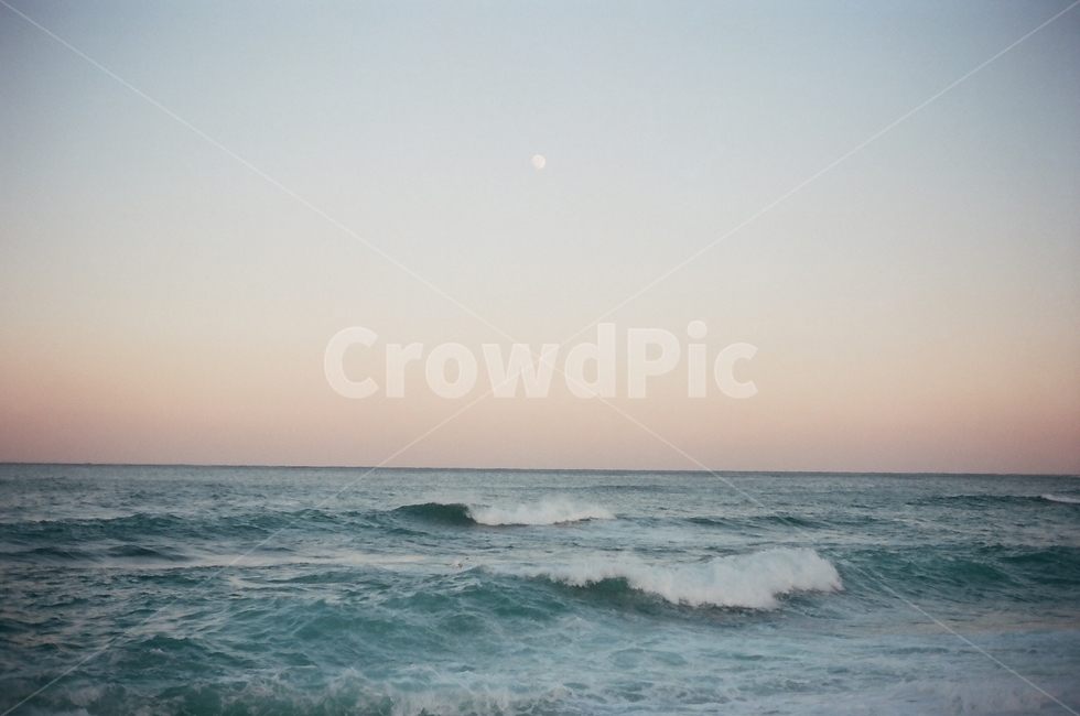 겨울바다,바다,겨울,달,파도,sea,winter,moon,wave,자연,풍경,nature,landscape,water,물,ocean,대양,outdoors,옥외