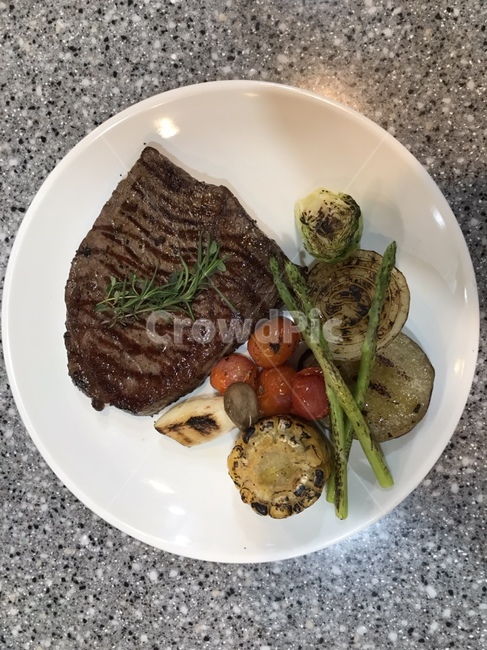 음식,food,스테이크,아스파라거스,옥수수,토마토,방울토마토,양파,양배추,허브,데코,데코레이션,접시,음식,식재료,요리,food,cook,meal,dishes,food reserves,양식,서양음식,서양요리,western food,western dishes,western meal,western cook