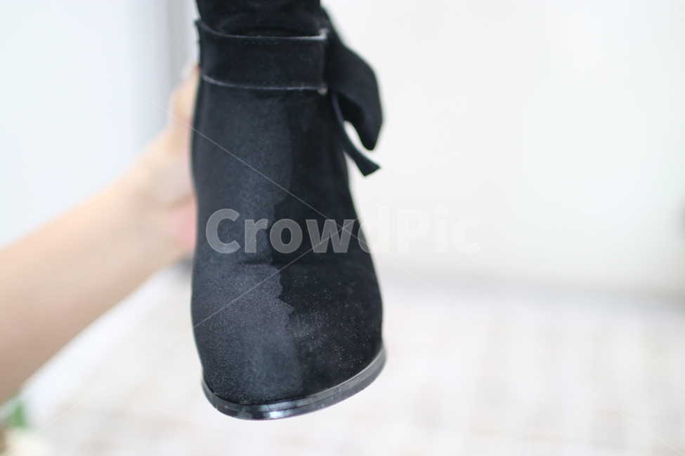 신발,shoe,clothing,apparel,footwear,운동화,슬립온,힐,하이힐,의복,의류,신발류,구두,신발청소,신발세탁,신발세척,세척,실내화,실외화