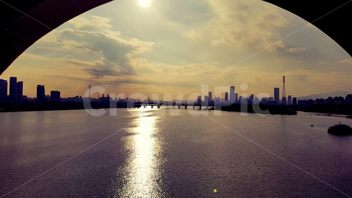 한강,일출,하늘,다리,korea,hanriver,sky,bridge,sunrise,도시,풍경,city,landscape,한국도시풍경,한국도시경관,korea cityscape,실루엣,그림자,silhouette,shadow,flare,플레어,light,빛,sunlight,햇빛