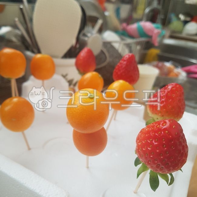 food,음식,탕후루,과일꼬치,딸기,금귤,주방,부엌