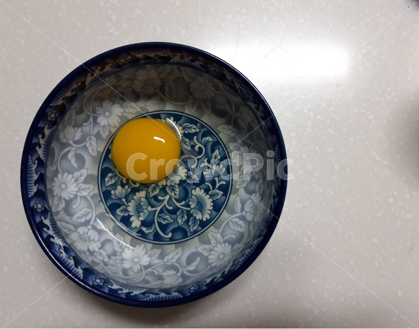 달걀,계란,노른자,접시,그릇,요리,재료,날달걀,날계란,음식,식재료,egg,food,cook,meal,dishes,흰자,노랑색,노란색,노란,노랑,음식,식재료,요리,food,cook,meal,dishes,food reserves