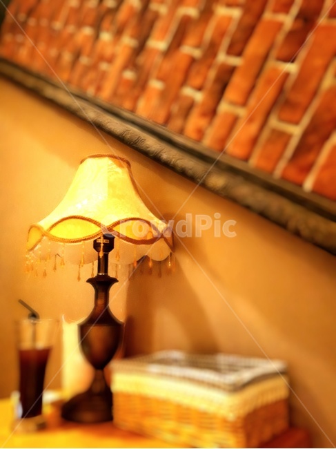 탁상등,램프,감성,오후,카페,휴식,조명,나른함,커피,분위기,인테리어,실내디자인,interior design