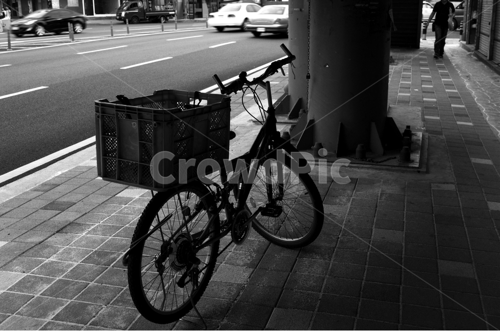 자전거,길,흑백,도로,옛날자전거,blackandwhite,흑백,모노톤,monochrome,black and white,교통,교통수단,traffic,transportation