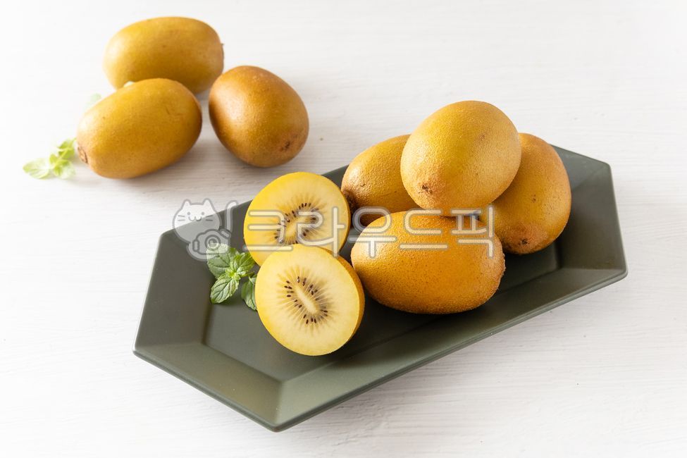 골드키위,키위,과일,건강음식,절단면,열대과일,후식,클로즈업,유기농,금색,신선,신선한,노랑색,식재료,요리,열매,제철과일,여름과일,달콤한,food,cook,fruit