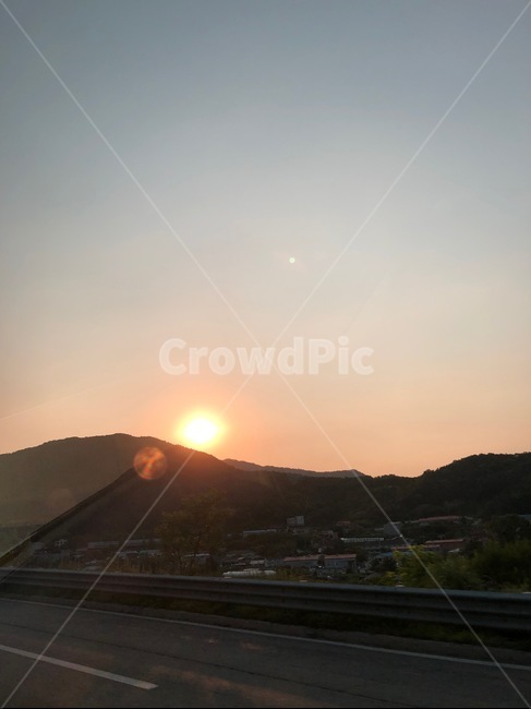 nature,자연,outdoors,옥외,하늘,노을,창밖,도로,고속도로,차안,차밖,한국,korea,자연,풍경,nature,landscape