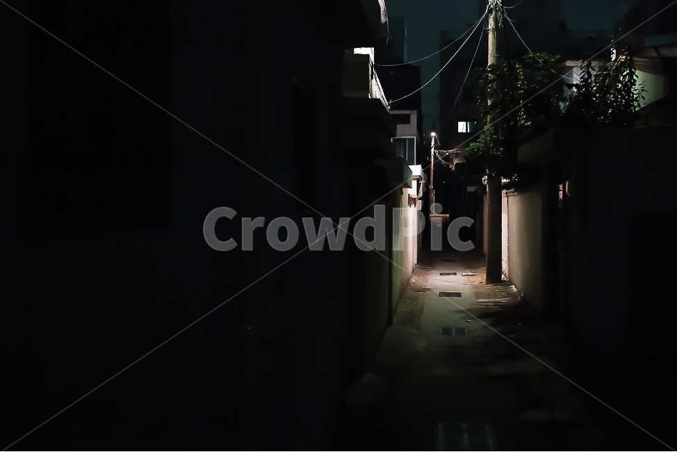 밤,골목길,빛,불빛,추억,길,바탕화면,검정색,노란색,야경,밤,풍경,nightscape,night,landscape,도시,city,한국도시풍경,한국도시경관,korea cityscape,골목길,alley,road,도로,building,건물,시티,town,urban,어반,street,거리,corridor,복도,alleyway,골목