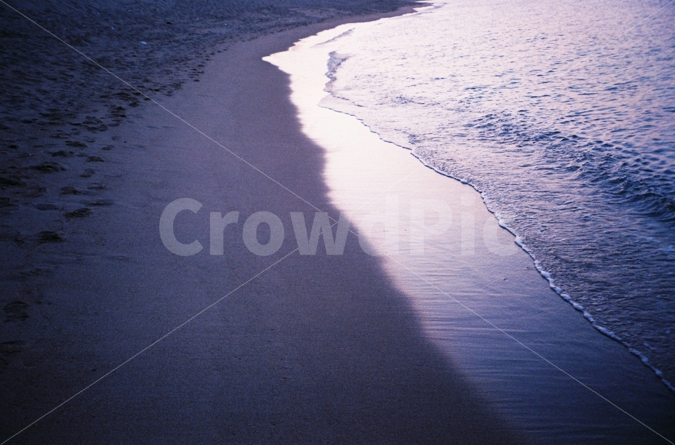 바다,해질녘,보라색,감성사진,필름사진,자연,풍경,nature,landscape,해변,바다,beach,sea,감성,sensible,feeling,ocean,대양,outdoors,옥외,water,물,shoreline,해안선,sand,모래