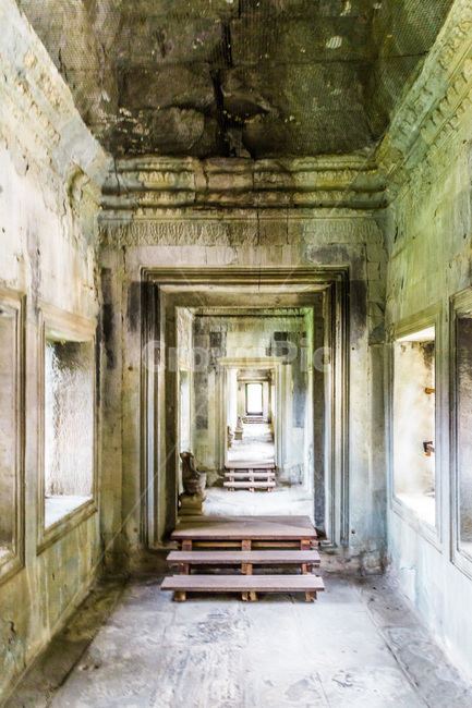 Cambodia,ancient architecture,world cultural heritage,Historic sites,employee,building,Cultural Heritage,ruins,Tourist destination,land mark,Emotion,Angkor Wat