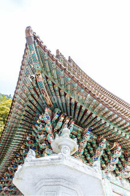 처마,단청,사찰,문양,무늬,추녀,지붕,기와,한옥,채색,한국전통,한국문화,korean traditional,korean culture,종교,신앙,religion,belief,faith,건축물,건물외관,exterior,building,structure,architecture,construction