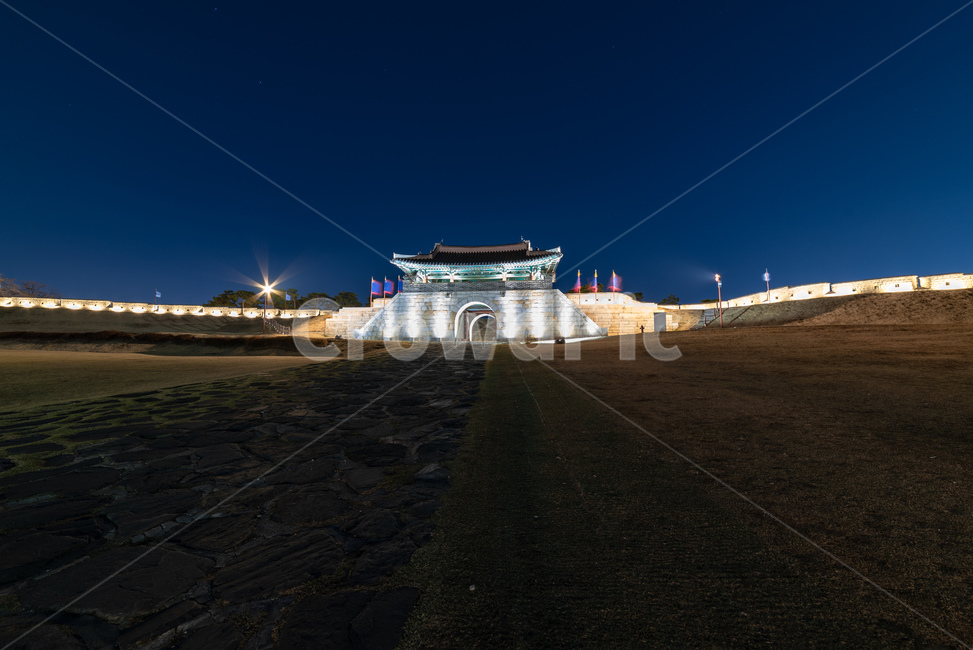 야경,문화재,화성,광활한,호수,풍경,자연,빛,야경,밤,풍경,nightscape,night,landscape,한국전통,한국문화,korean traditional,korean culture,building,건물,architecture,건축물