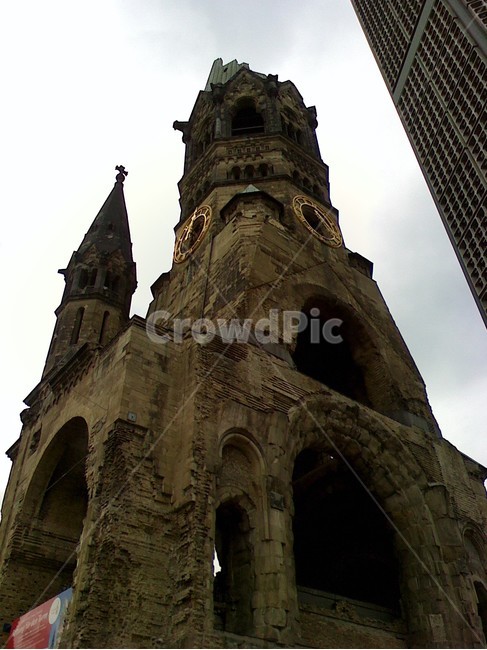 교회,벽돌,시계,베를린,빌헬름,금빛,랜드마크,landmark,tourist attraction,해외,외국,세계,foreign,oversea,world,세계랜드마크,해외랜드마크,외국랜드마크,world landmark,world tourist attraction,건축물,건물외관,exterior,building,structure,architecture,construction,tower,탑,건물,steeple,뾰족한 탑,spire,첨탑