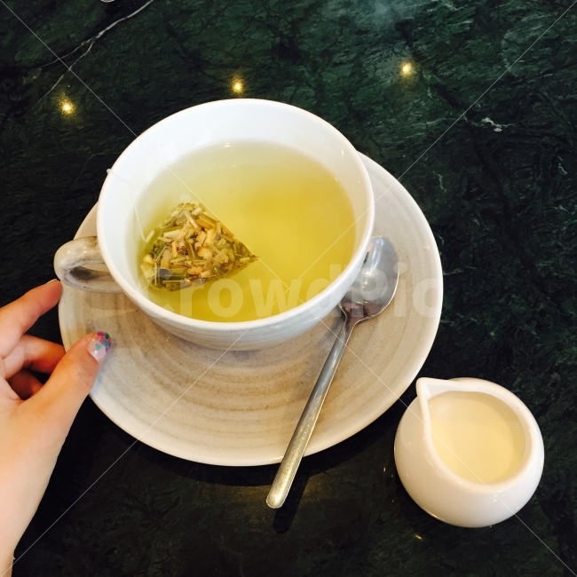 카페,티타임,홍차,캐모마일,레스토랑,데이트,미팅,tea,cafe,사람,인물,인간,human,person,음료수,drink,beverage