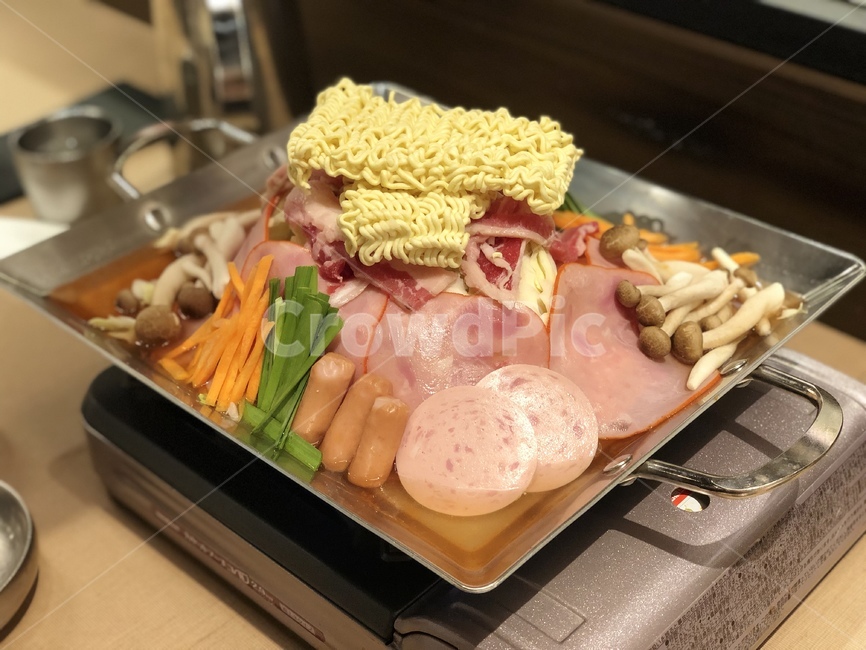 한국음식,부대찌개,음식,식당,restaurant,음식,식재료,요리,food,cook,meal,dishes,food reserves