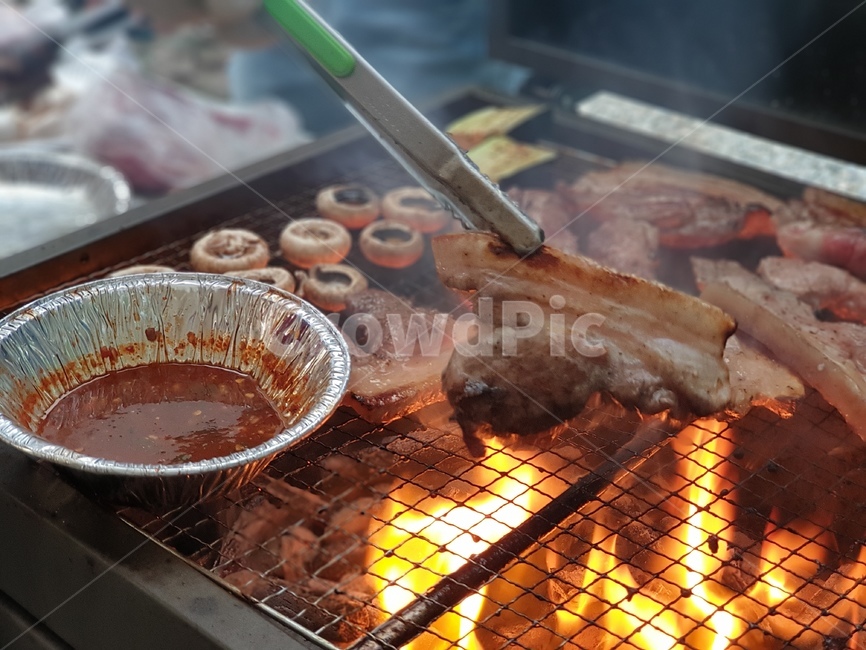 Melt salt,Camping site,barbeque,Grilled pork neck,BBQ,bbq,barbecue,pork belly,fire,Camping,neck meat