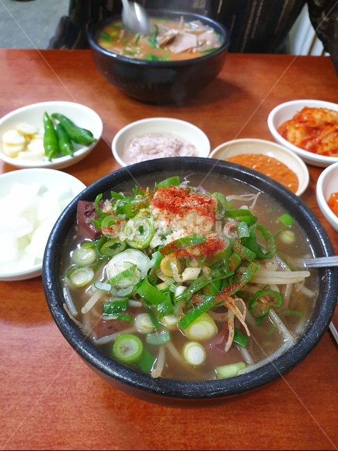 선지국밥,선지,bowl,시장음식,한국음식,sunji,koreafood,음식,meal,식사,lunch,marketfood,음식,식재료,요리,food,cook,meal,dishes,food reserves,한식,한국음식,한국요리,korean food,korean dishes,korean meal,korean cook