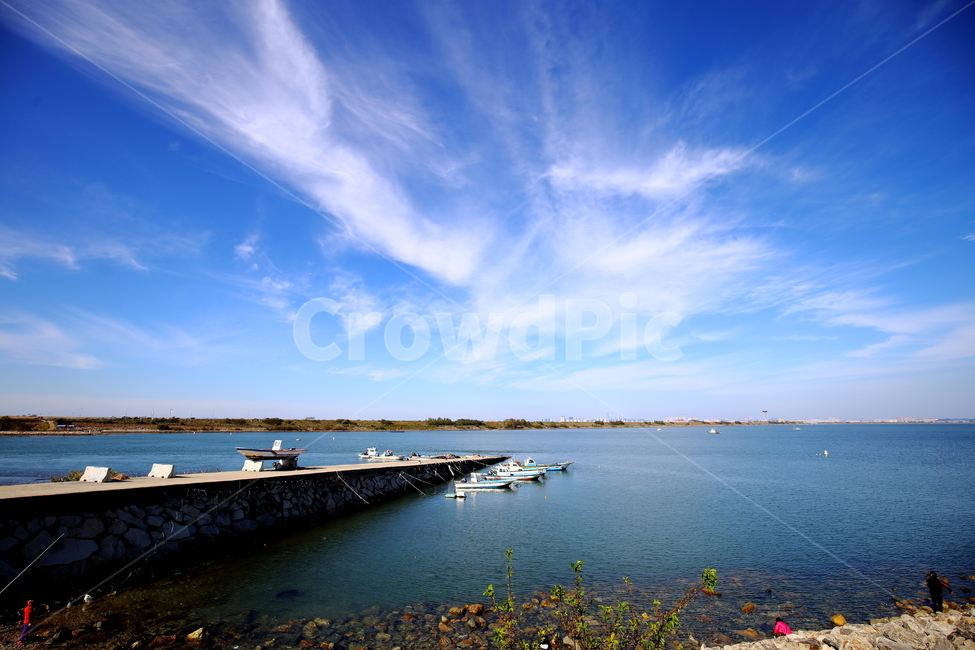 구름,바다,선착장,시화방조제,푸른하늘,배,어선,풍경,water,물,waterfront,워터프론트,자연,풍경,nature,landscape,워터 프론트,port,포트,pier,교각