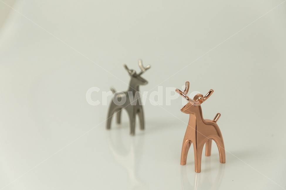 심리학,생활,커플,사슴,동상,골드,실버,함께,사랑,노루,금속,럭셔리,동물,뿔,반사,빤짝,광채,쥬얼리,루돌프,크리스마스,아웃포커싱,보석,귀금속,귀여운,액세서리,장식품,백그라운드,사물,물건,오브젝트,thing,object,matter