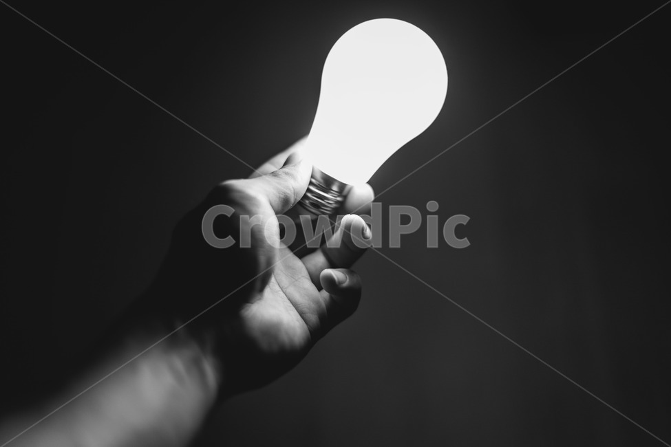 빛,전구,light,흑백사진,흑백,손,hand,monochrome