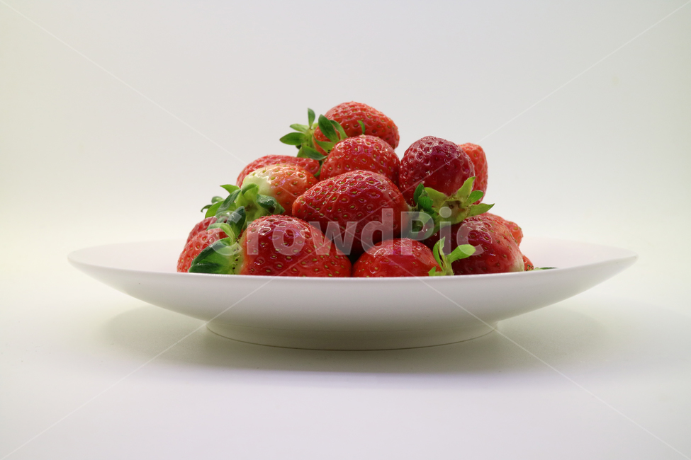 딸기,과일,빨강,음식,식품,식재료,음식재료,요리재료,열매,빨간딸기,신선한,접시,오브젝트,누끼,음식,식재료,요리,food,cook,meal,dishes,food reserves,과일,열매,fruit,누끼,remove background